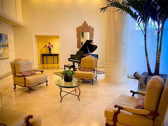 3rd image of 3530 Mystic Pointe Dr APT 2811