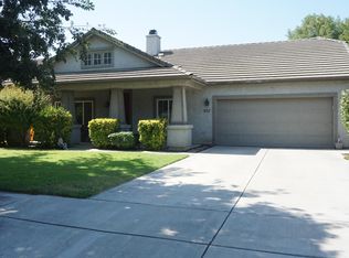 937 W Russell Ave, Visalia, CA 93277