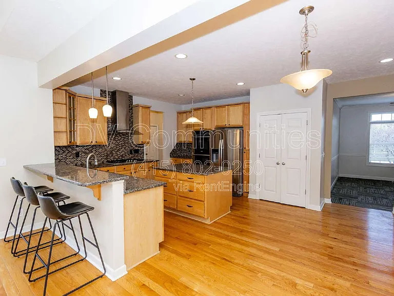 8240 Talbot Cir — Photo 12