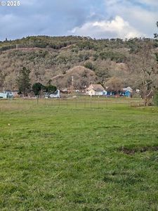 286 Myers Ln, Roseburg, OR, 97471