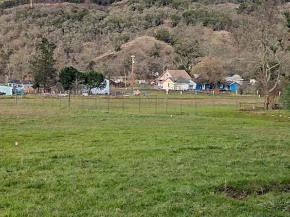 286 Myers Ln, Roseburg, OR 97471