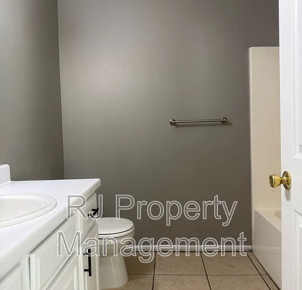 4817 Royal Run Dr — Photo 22