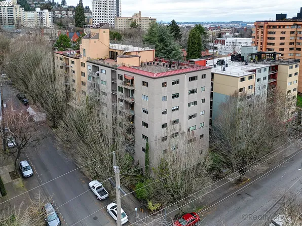 2021 SW Main St Unit 63, Portland, OR 97205