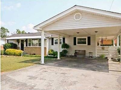 2nd image of 624 Glen Ct