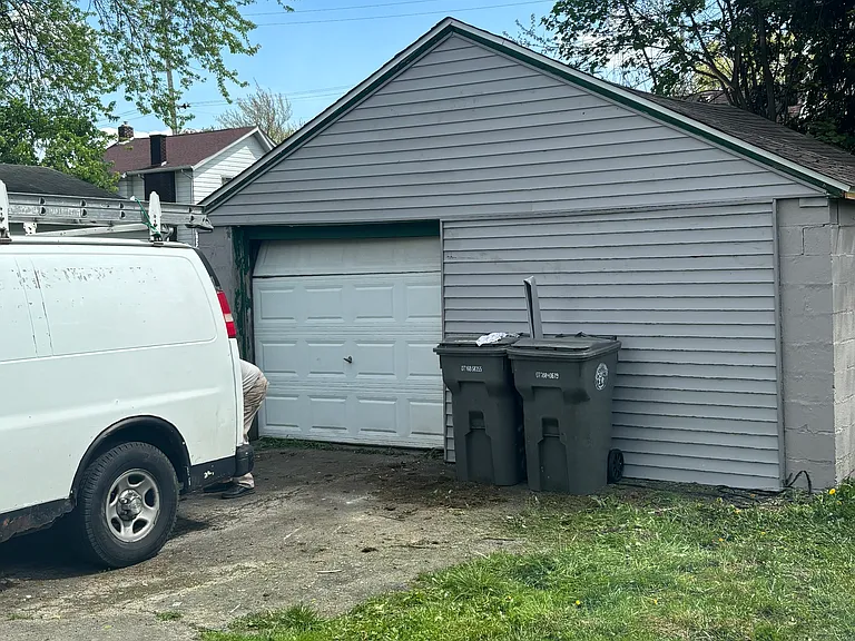 939 E Philadelphia Ave — Photo 3