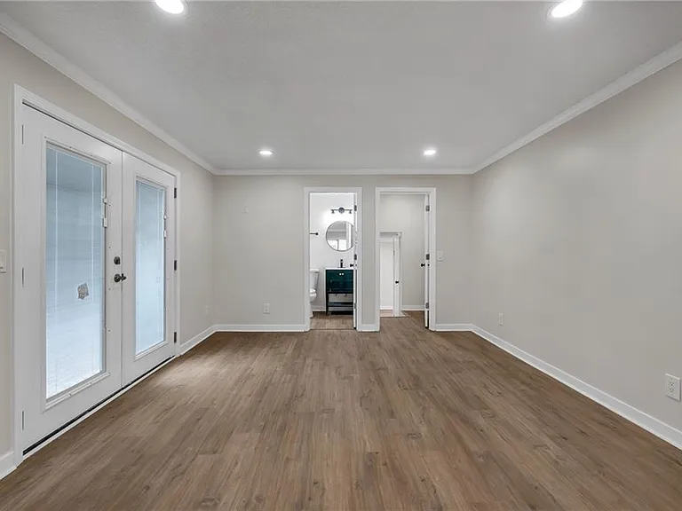 2060 Baker Rd NW — Photo 19