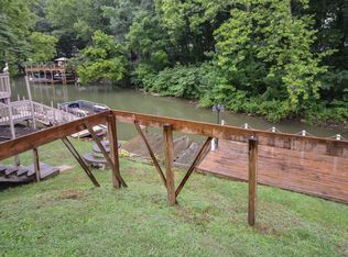 236 Cedar Point Rd, Johnson City, TN 37601