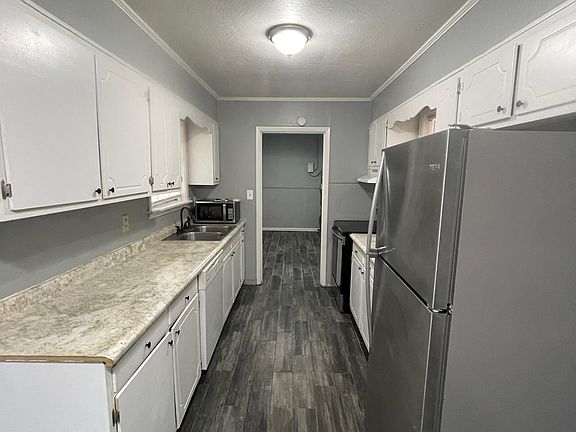 3rd image of 34 Venetian Way