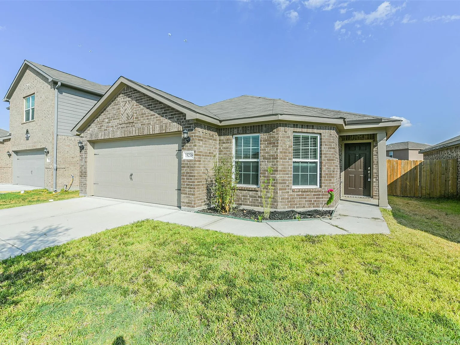 4 bed, 2.0 bath, 1862 sqft, $2,349 — Photo 4