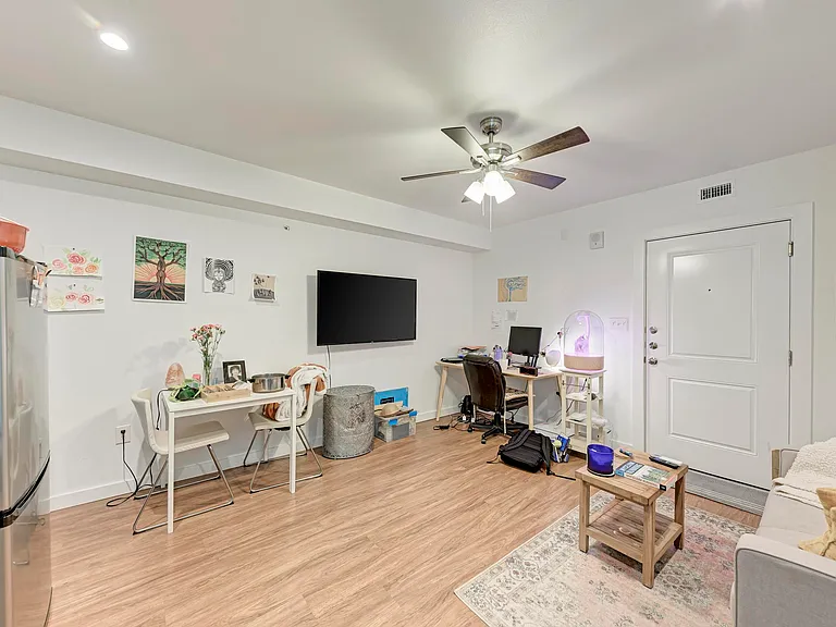 306 E 30th St #102 — Photo 7