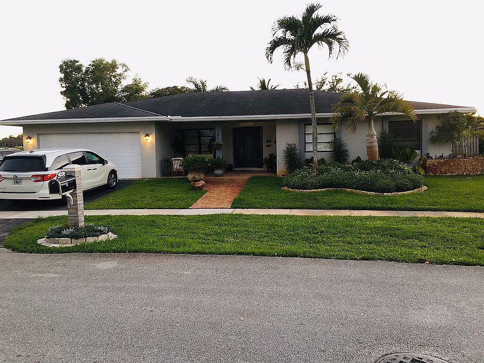 1st image of 421 Sailboat Cir