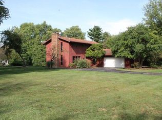 1101 Dunstan Rd, Geneva, IL 60134