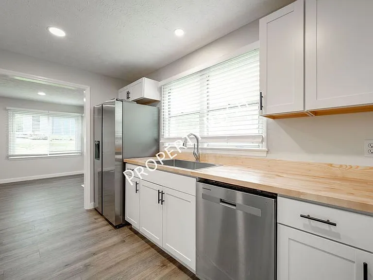 1524 Happy Valley Rd — Photo 11