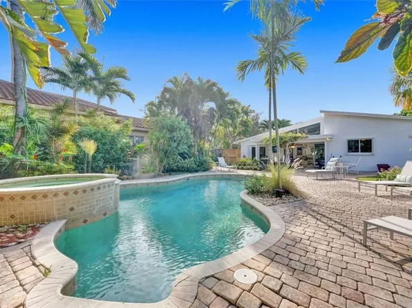 2525 SE 7th Drive, Pompano Beach, FL 33062
