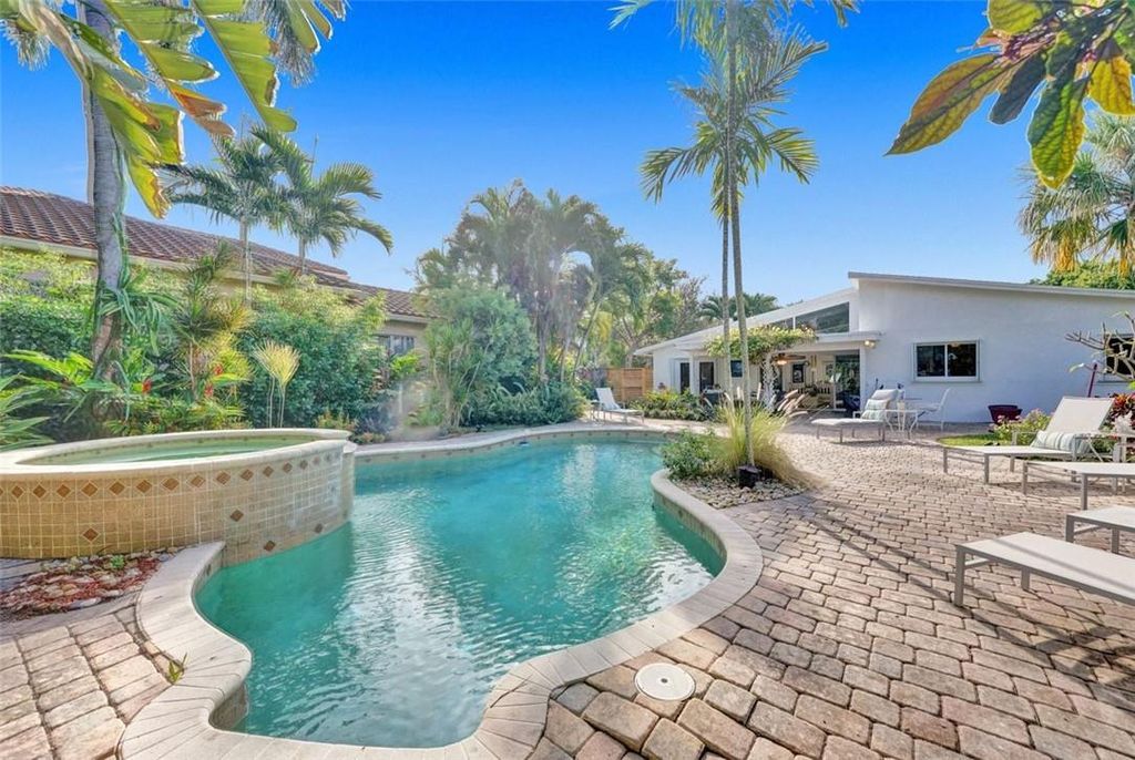 2525 SE 7th Drive, Pompano Beach
