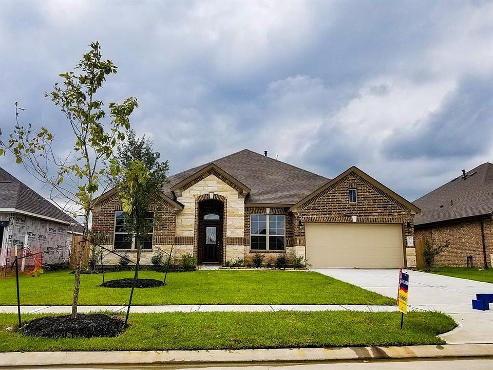 1st image of 707 Applewood Dr