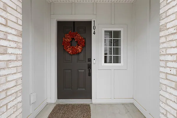 3 bed, 1887 sqft, $3,200 — Photo 2