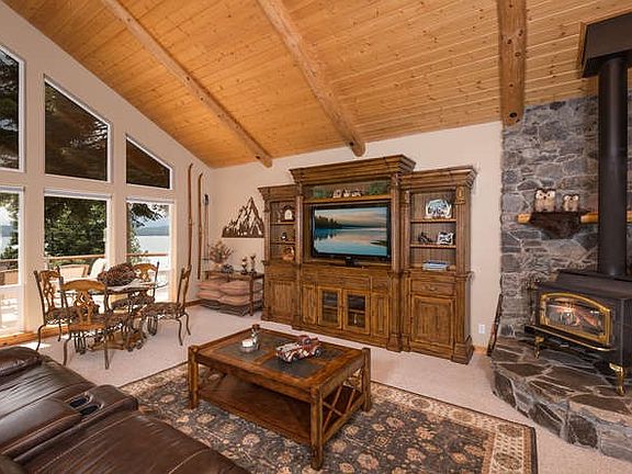3rd image of 1103 Lassen View Dr