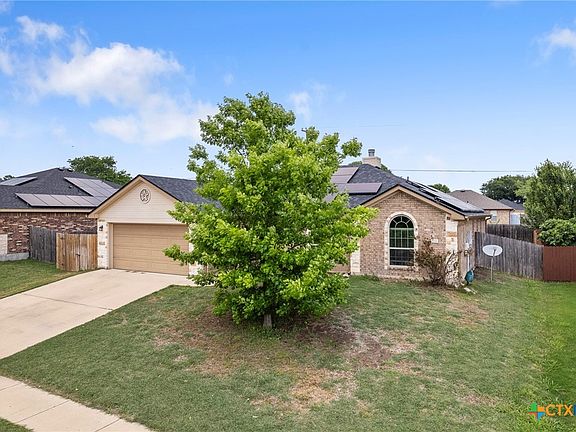 3rd image of 205 E Little Dipper Dr