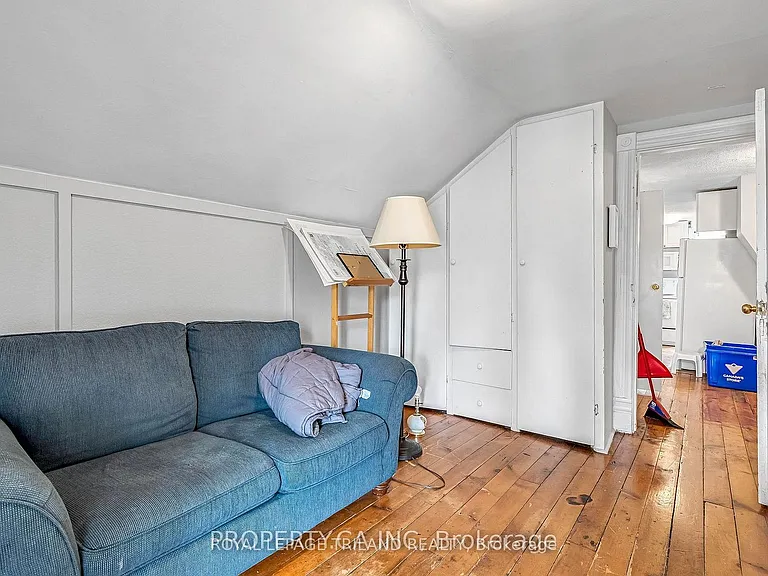 23 Saunby St #B — Photo 10