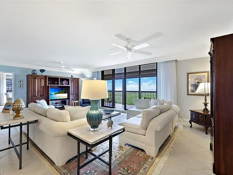 6075 Pelican Bay Blvd #1101 — Photo 2