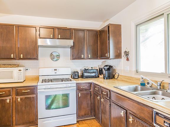 5th image of 291 Lincoln Dr