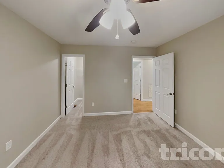 1026 Chelsea Dr — Photo 7