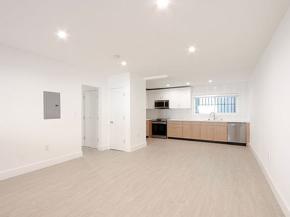 2nd image of 1727 N Edgemont St #8
