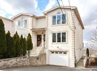 121B Morningside Ln #B, Palisades Park, NJ 07650