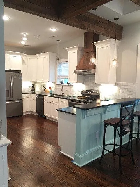 Kitchen - 520 E 33rd St