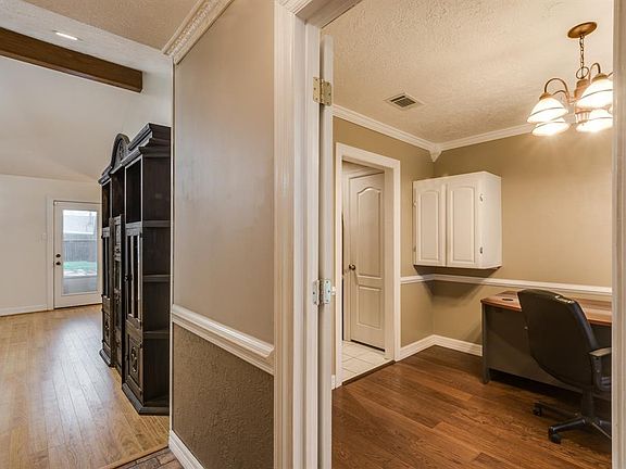 5th image of 9923 Bayou Woods Dr