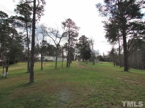 1061 Shore Acres Dr, Semora, NC 27343