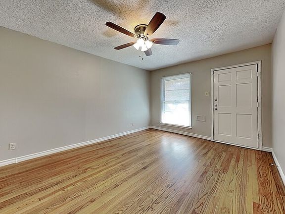4th image of 11211 Ulloa Ln