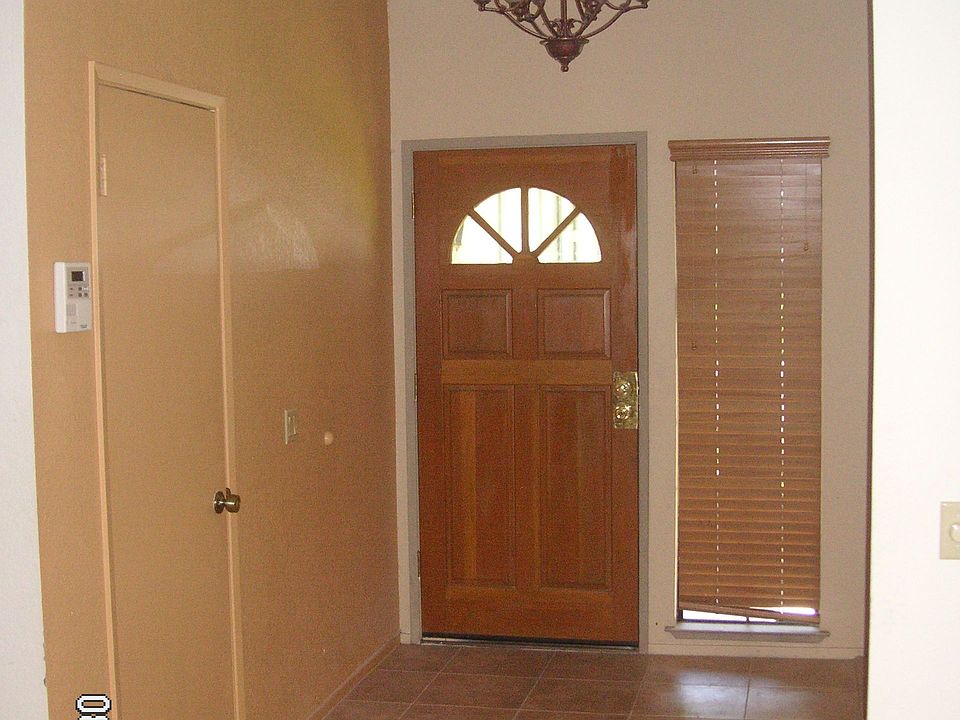 TILE ENTRYWAY