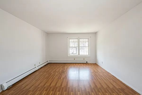 1st image of 2861 W 27th St #1