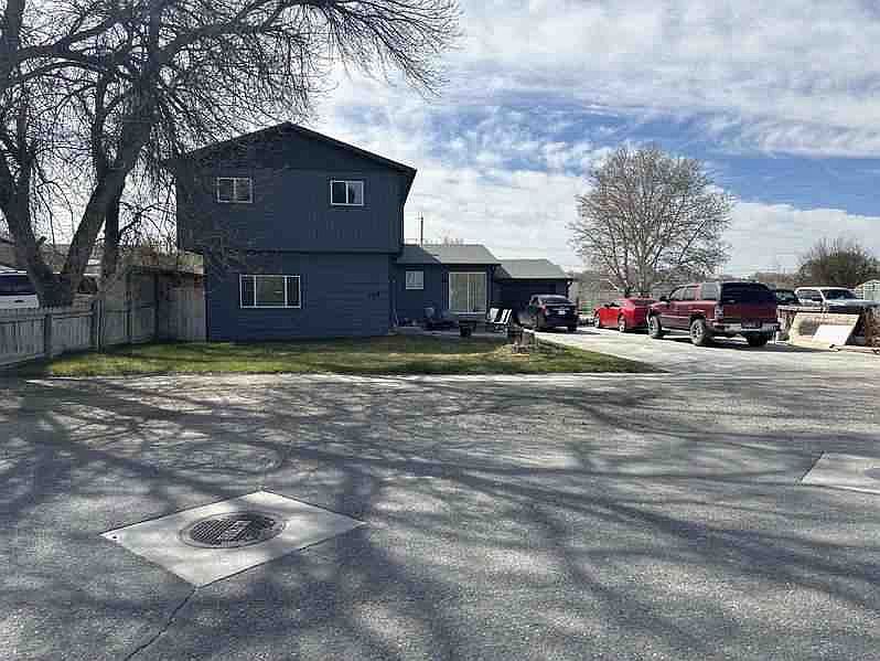 1st image of 356 W 7th St