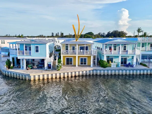447 NE Pier Way, Jensen Beach, FL 34957