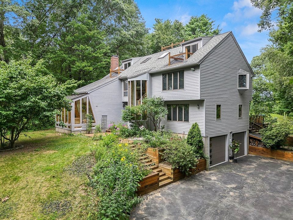 1st image of 18 Donovan Dr