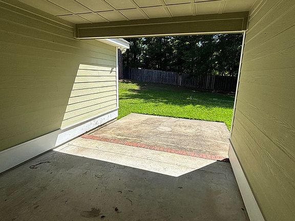 3rd image of 1019 Mansford Ln