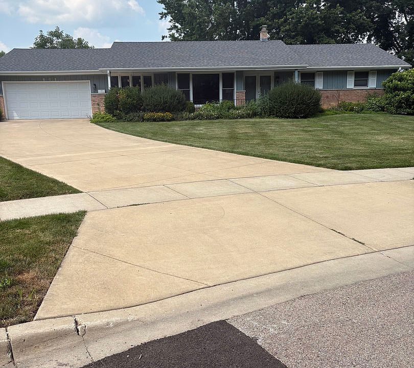 1st image of 631 Joanne Ln