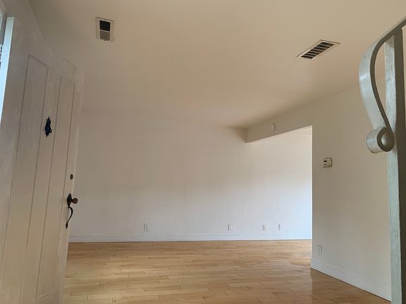 4th image of 3111 Zuni Way