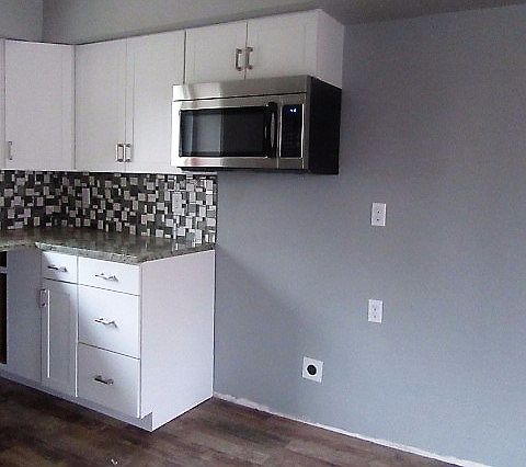 5th image of 6811 W Victoria Ave