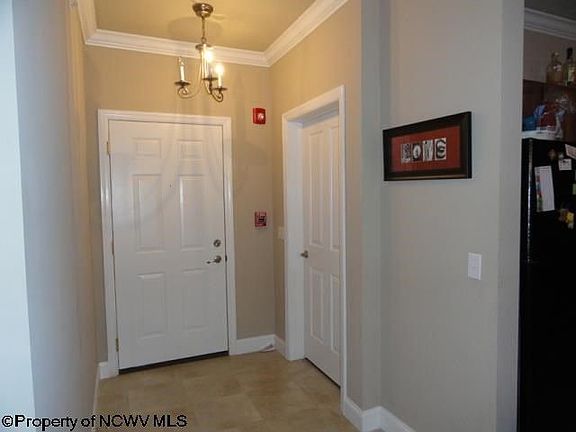 4th image of 2827 Suncrest Village Cir
