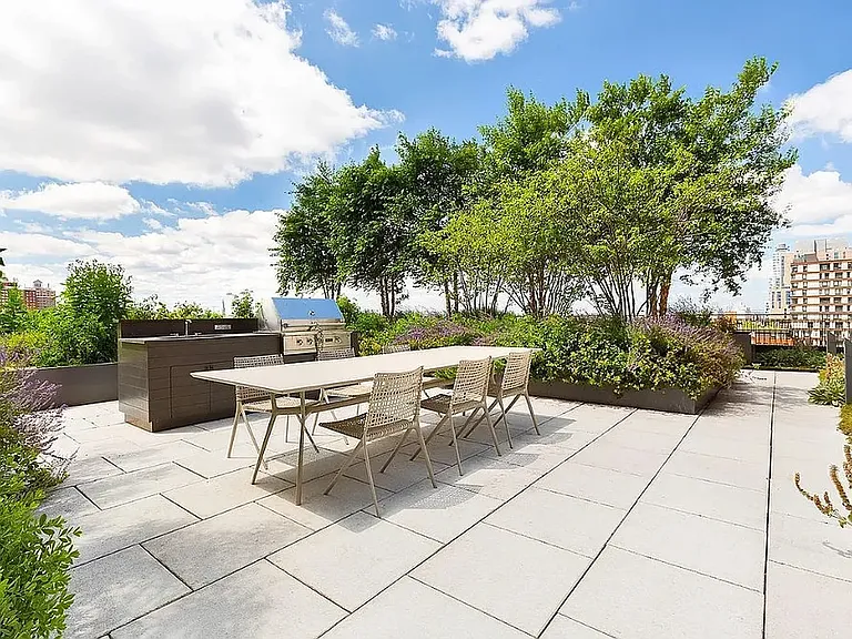550 Vanderbilt Ave #702 — Photo 7