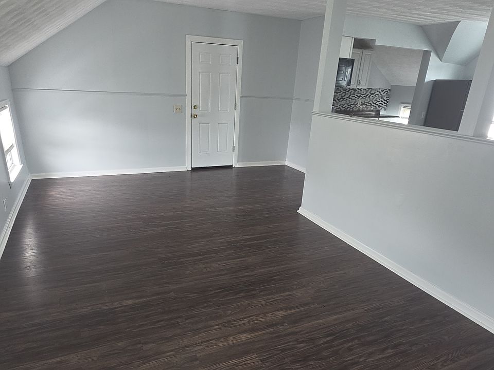 1st image of 34 Hood St #1