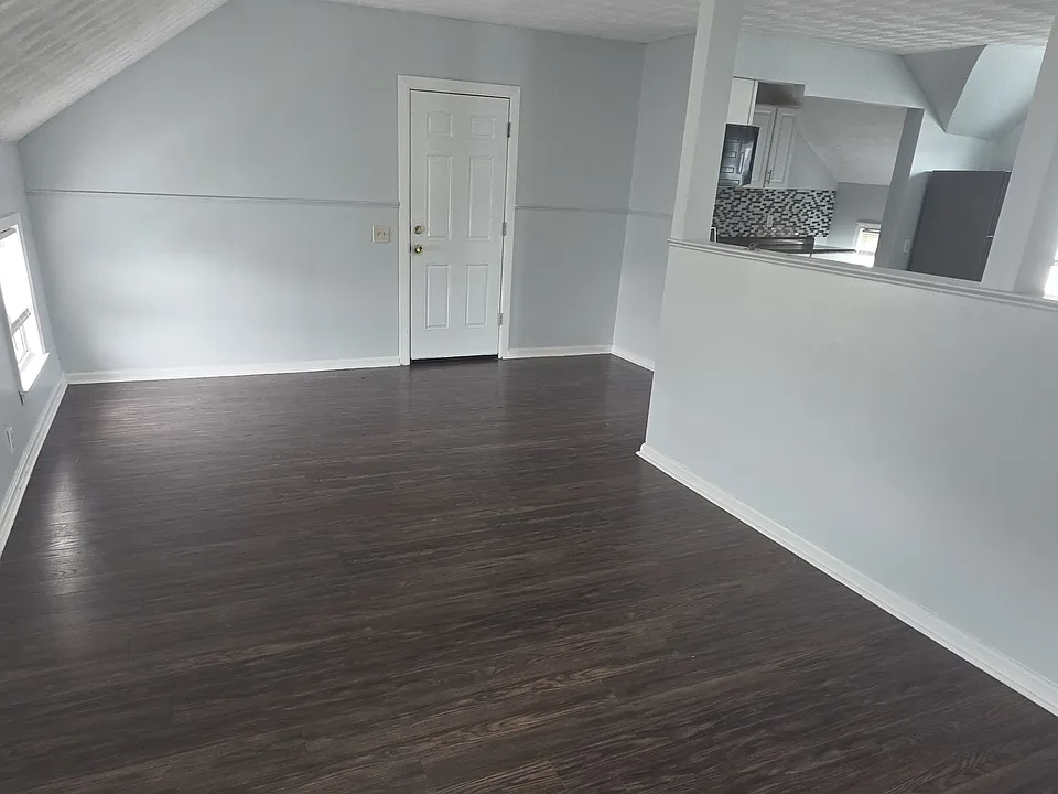 34 Hood St #1
