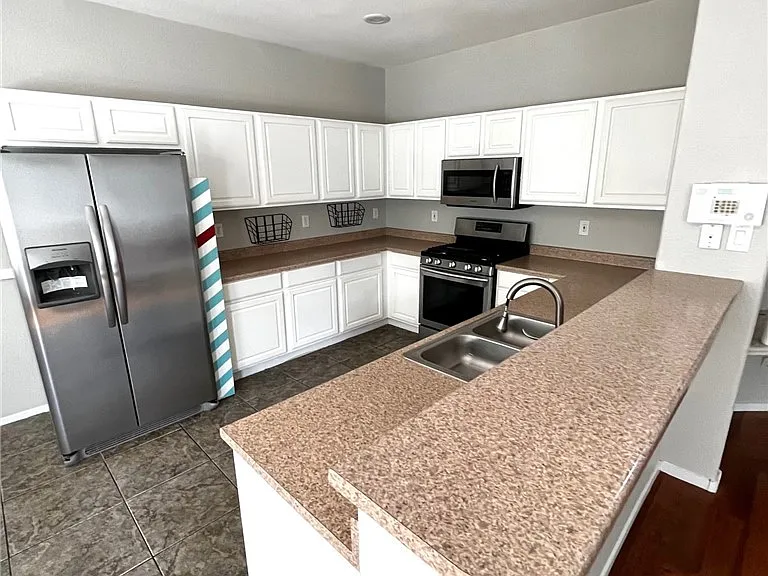 8033 Gallagher Island St — Photo 9