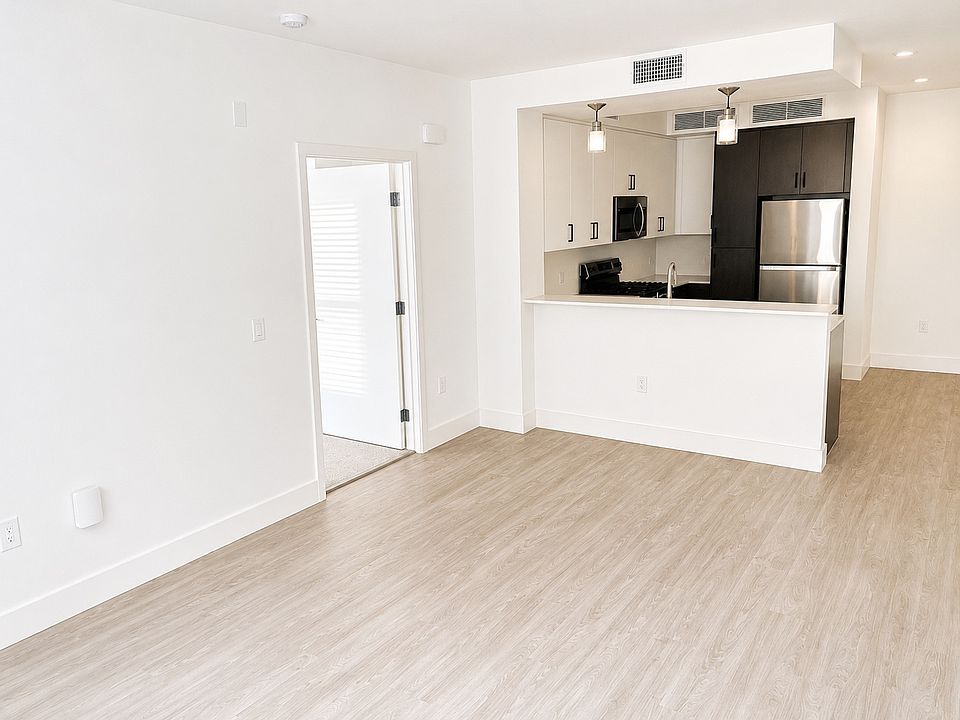 1st image of 3254 Martin St #Its3254