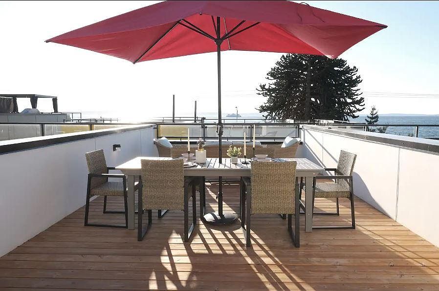 Rooftop deck view