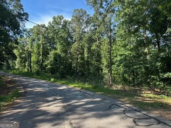 2 Hickory Log Cir, Eastanollee, GA 30538